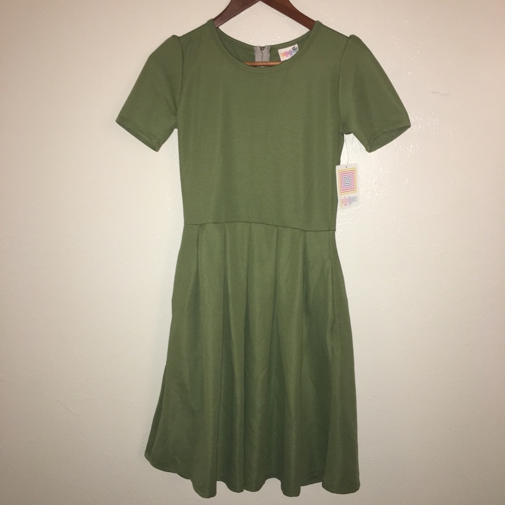 NWT Lularoe Women’s Amelia olive green Xsmall
